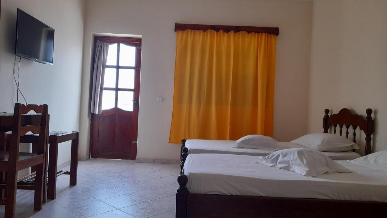 Residencial Rosa Criola Bed & Breakfast Sal Rei Exterior photo